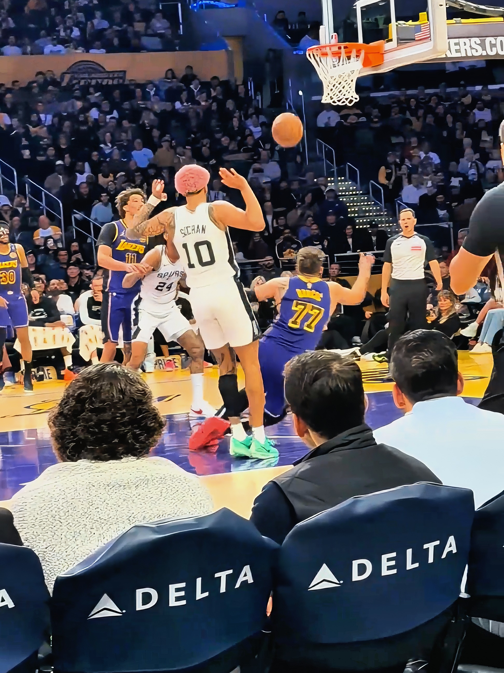 Ming焦点对战，东契奇与30激战瑞士队分钟，战术调整胜负难料！上演精彩一战的简单介绍-aiyouxi