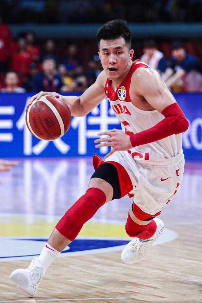 训练课后体能课后；山东男篮战术微调备战NBA总决赛；质疑声四起；医务组通报恢复的简单介绍-爱游戏入口